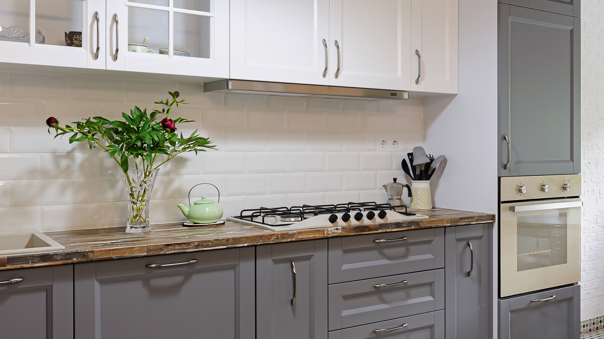 Refinish & Respray Your Exisitng Kitchen Or Bathroom