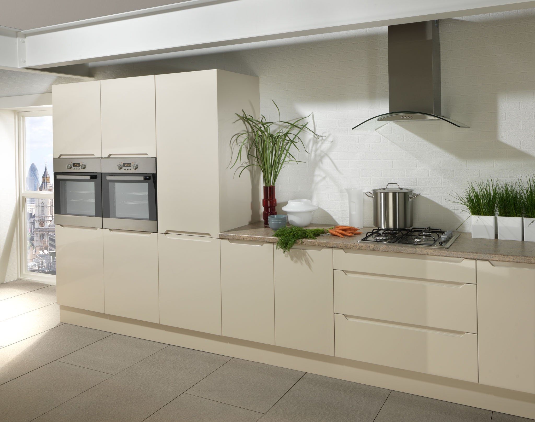 The Avienda from the Recuro Styling Individual Collection is a sleek, clean and modern style cupboard door & drawer front. This handleless door has a built-in J-Pull and is available in an 18mm and 22mm thick handle, giving this a clean, simple styling, suitable for kitchen, bedroom and office environments. All products can be refinished to any colour. We can also closely match to colours from the Farrow & Ball, Little Greene, NCS, Dulux, RAL, Crown and Valspar colour ranges.