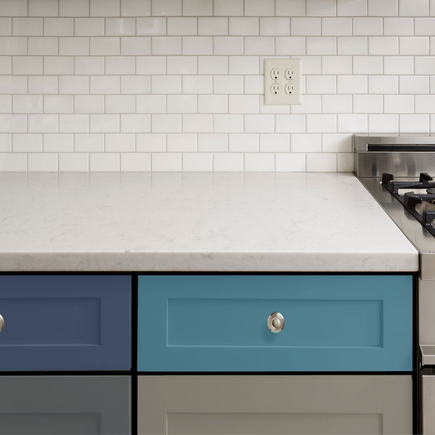 classic Shaker style drawers in Dulux colours