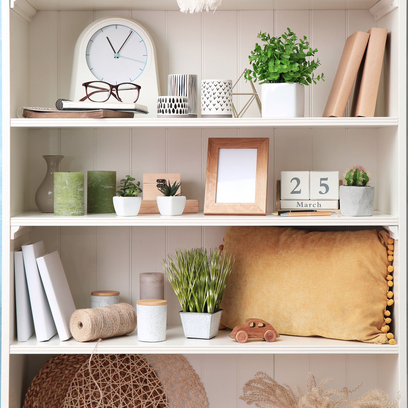 How To Style Your Shelf | Shelf Inspo